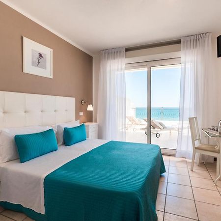 Hotel Soraya - Spiaggia Sawasdee Риччоне Экстерьер фото