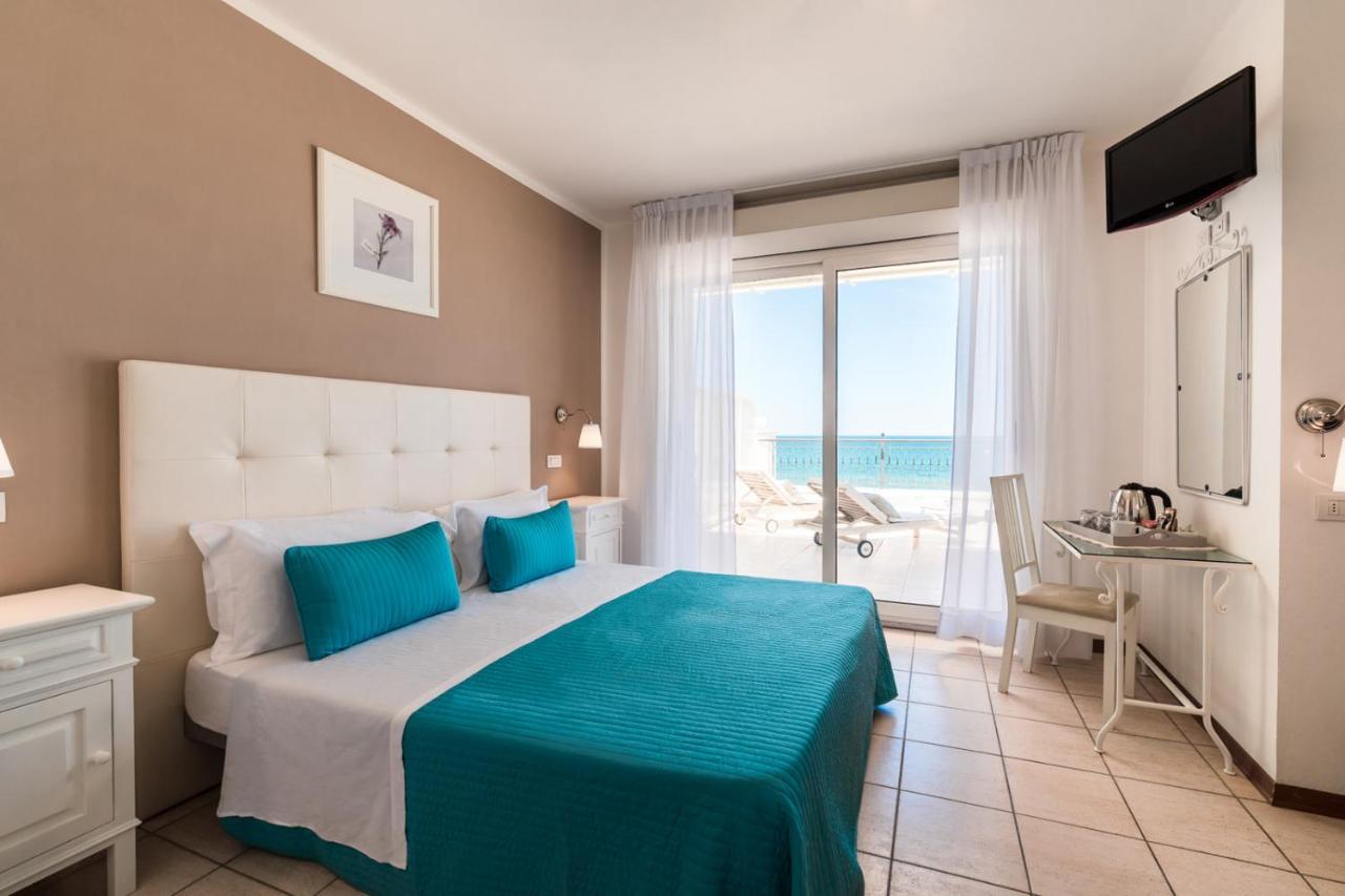 Hotel Soraya - Spiaggia Sawasdee Риччоне Экстерьер фото