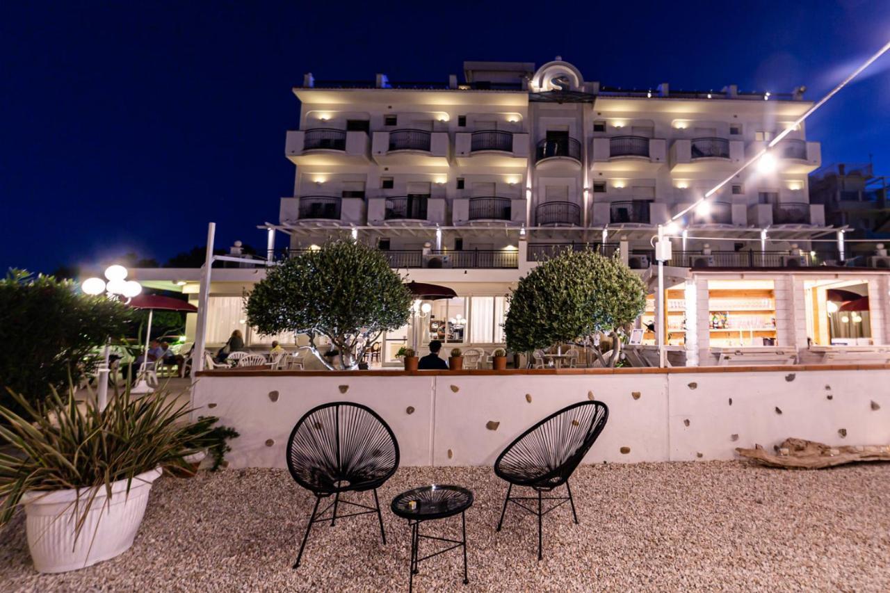 Hotel Soraya - Spiaggia Sawasdee Риччоне Экстерьер фото